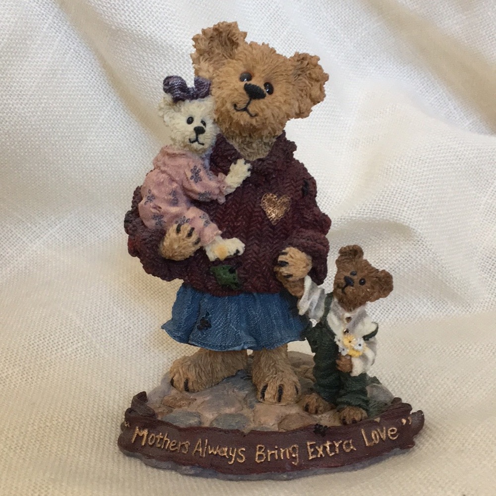 2000 Boyds Bears & Friends - #227737 Mother Macabeary with Krista and Co…